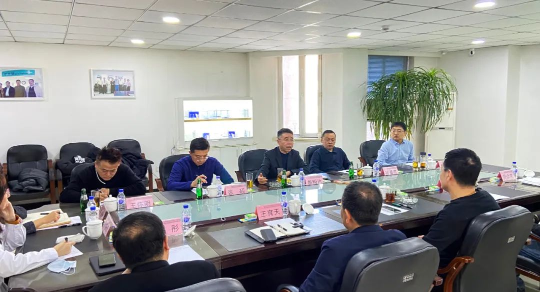 天津中醫藥大學第二附屬醫院黨委副書記、院長雒明池一行到吉林中科干細胞調研